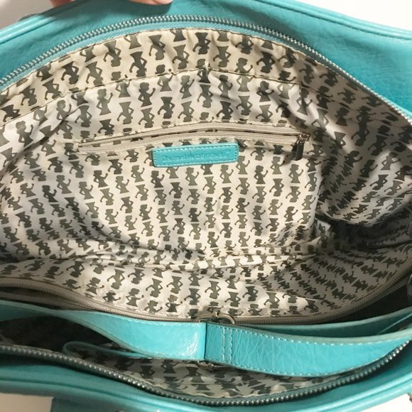 Damsel in Defense Teal Concealed Carry Purse - Picture 3 of 16